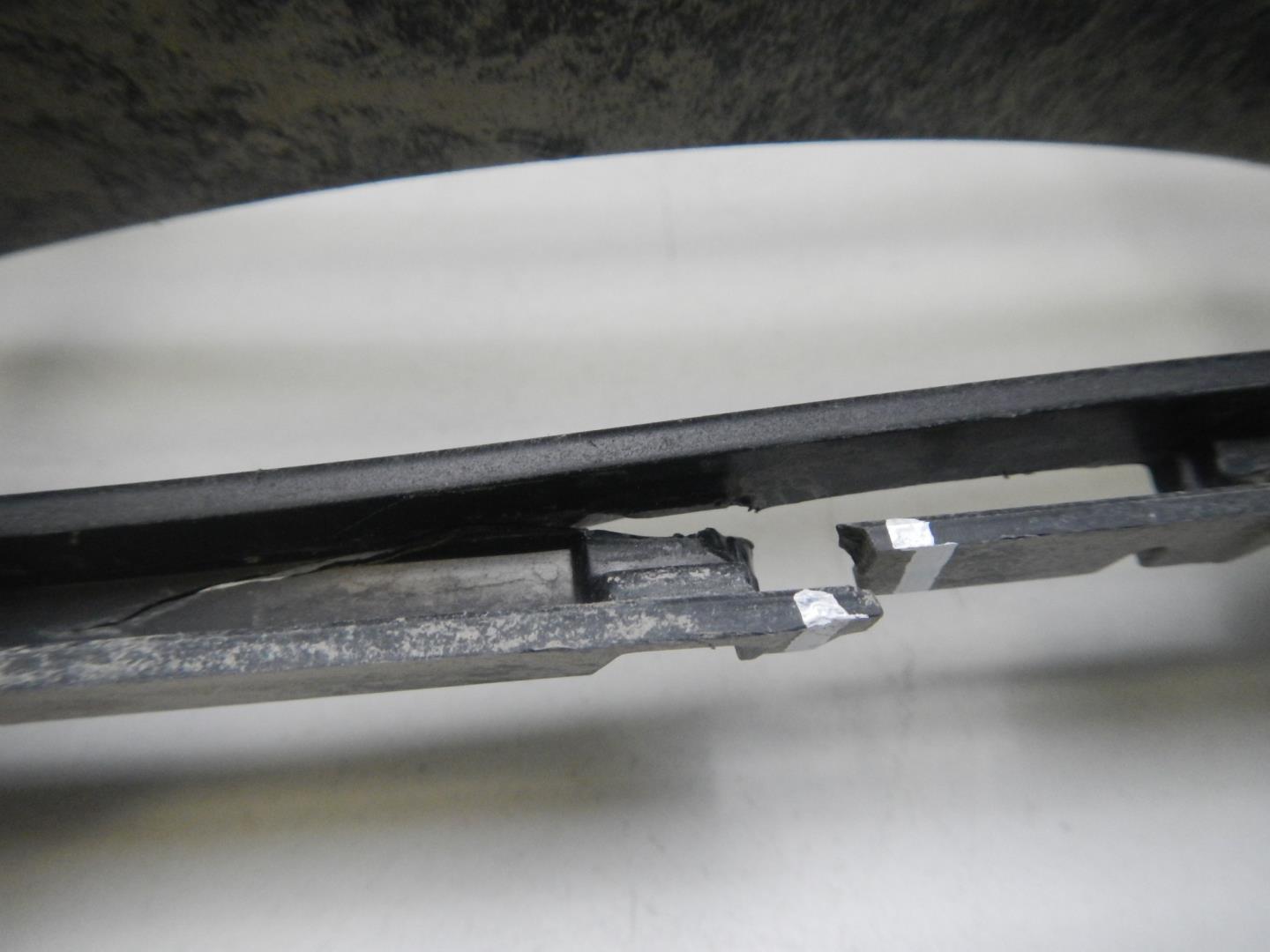 Решетка в бампер центральная