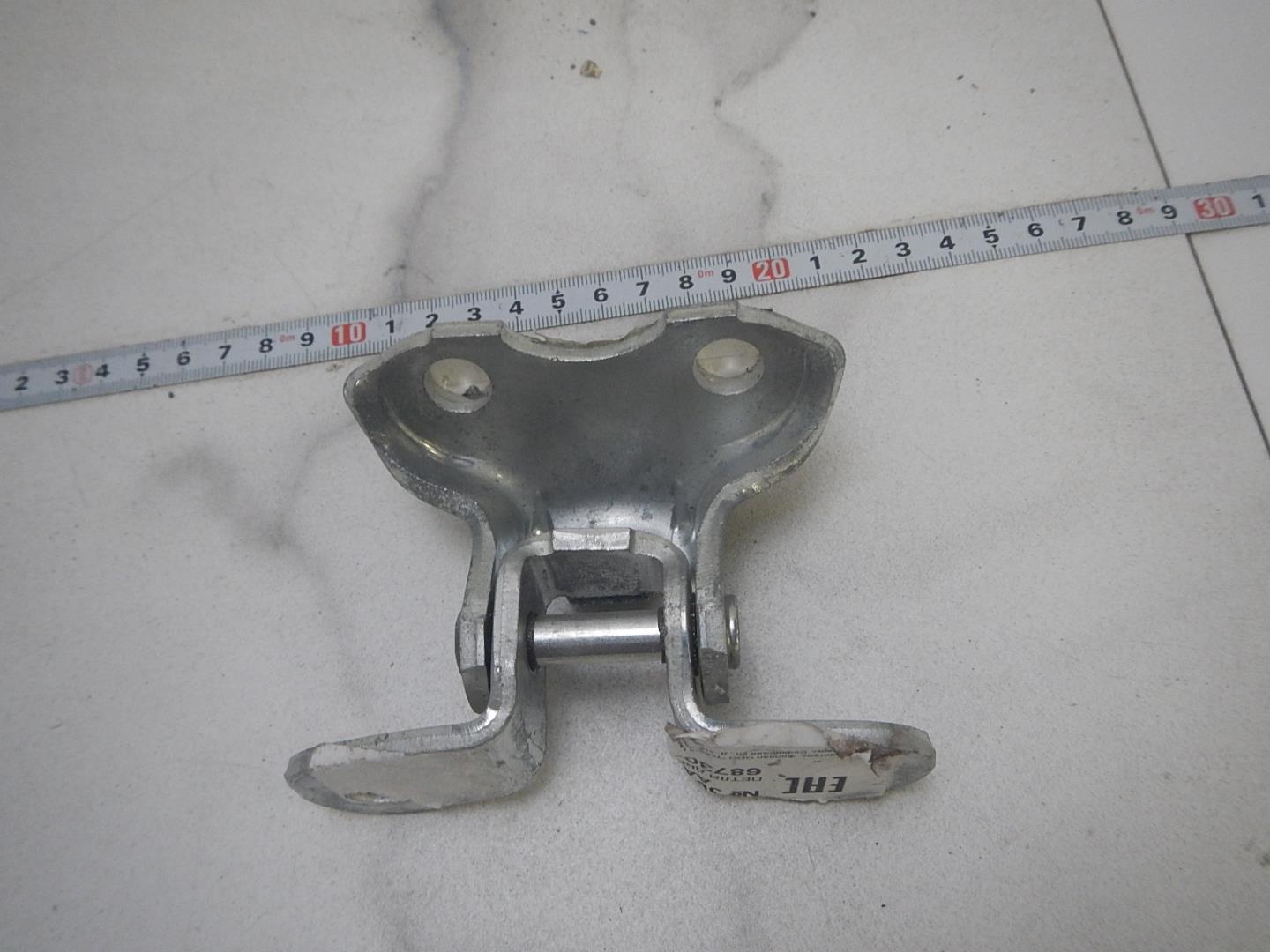 Петля двери передней правой нижняя