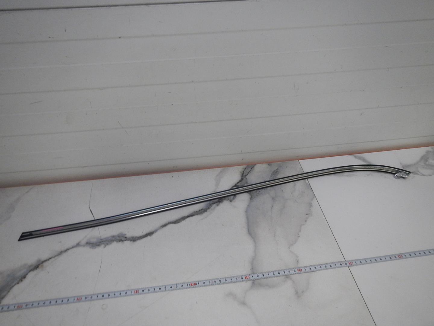 Накладка стекла заднего левого