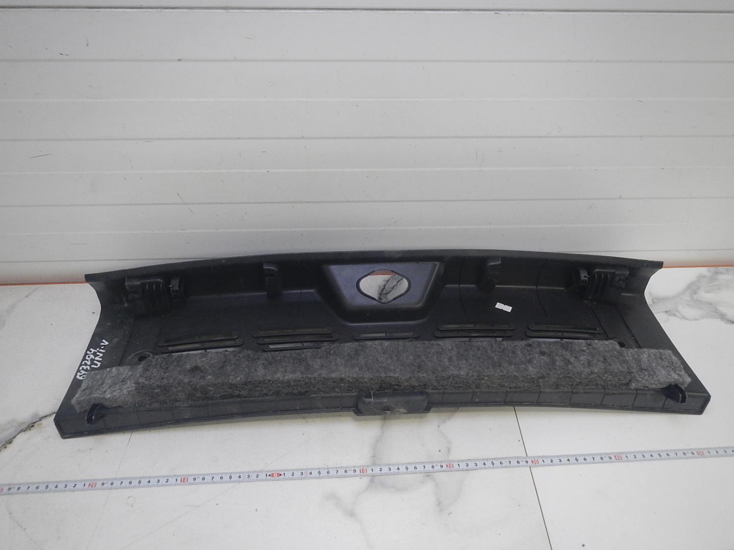 Обшивка багажника