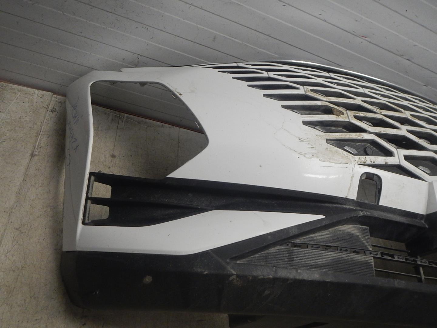 Бампер передний