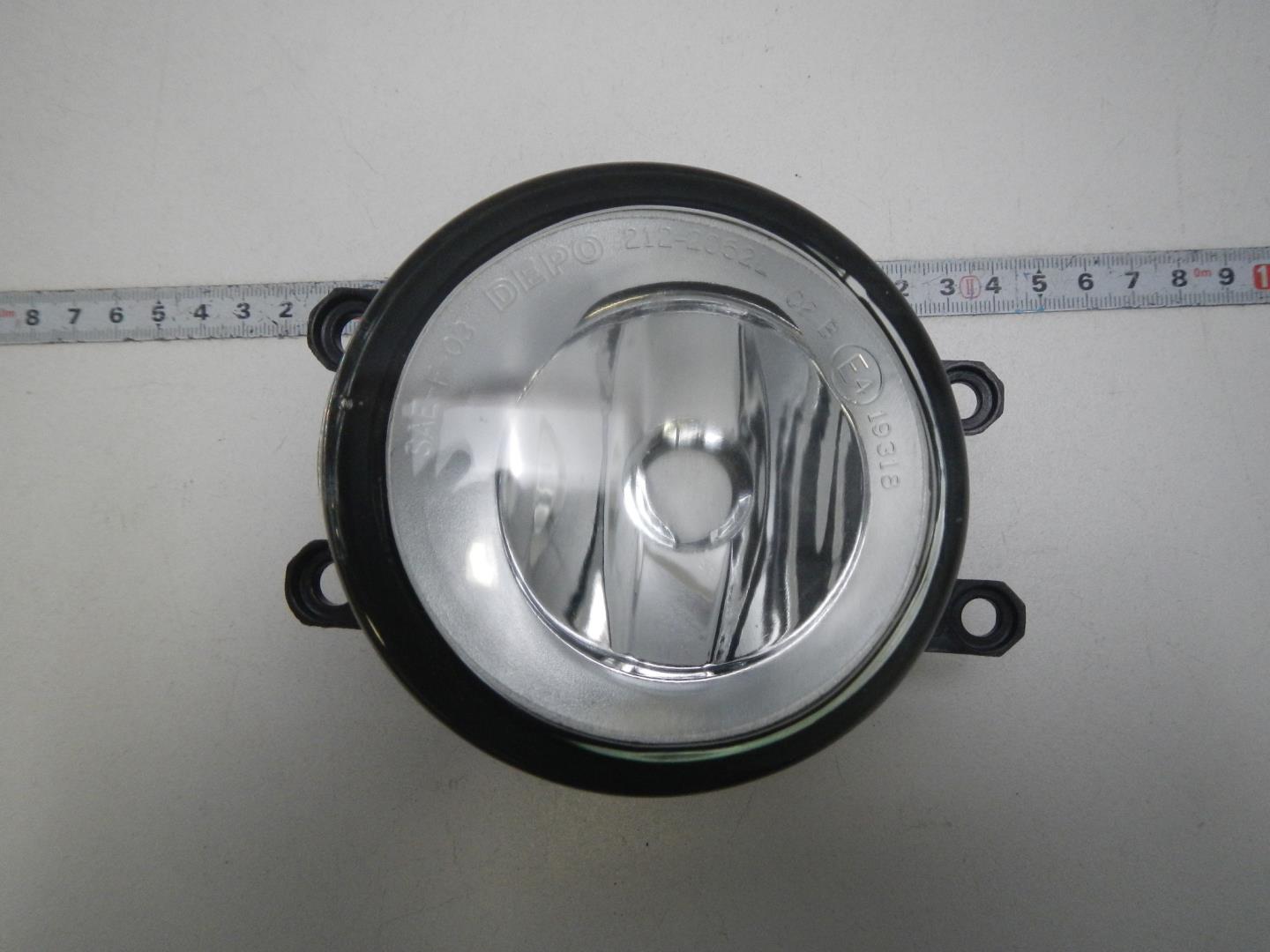 Фара противотуманная левая