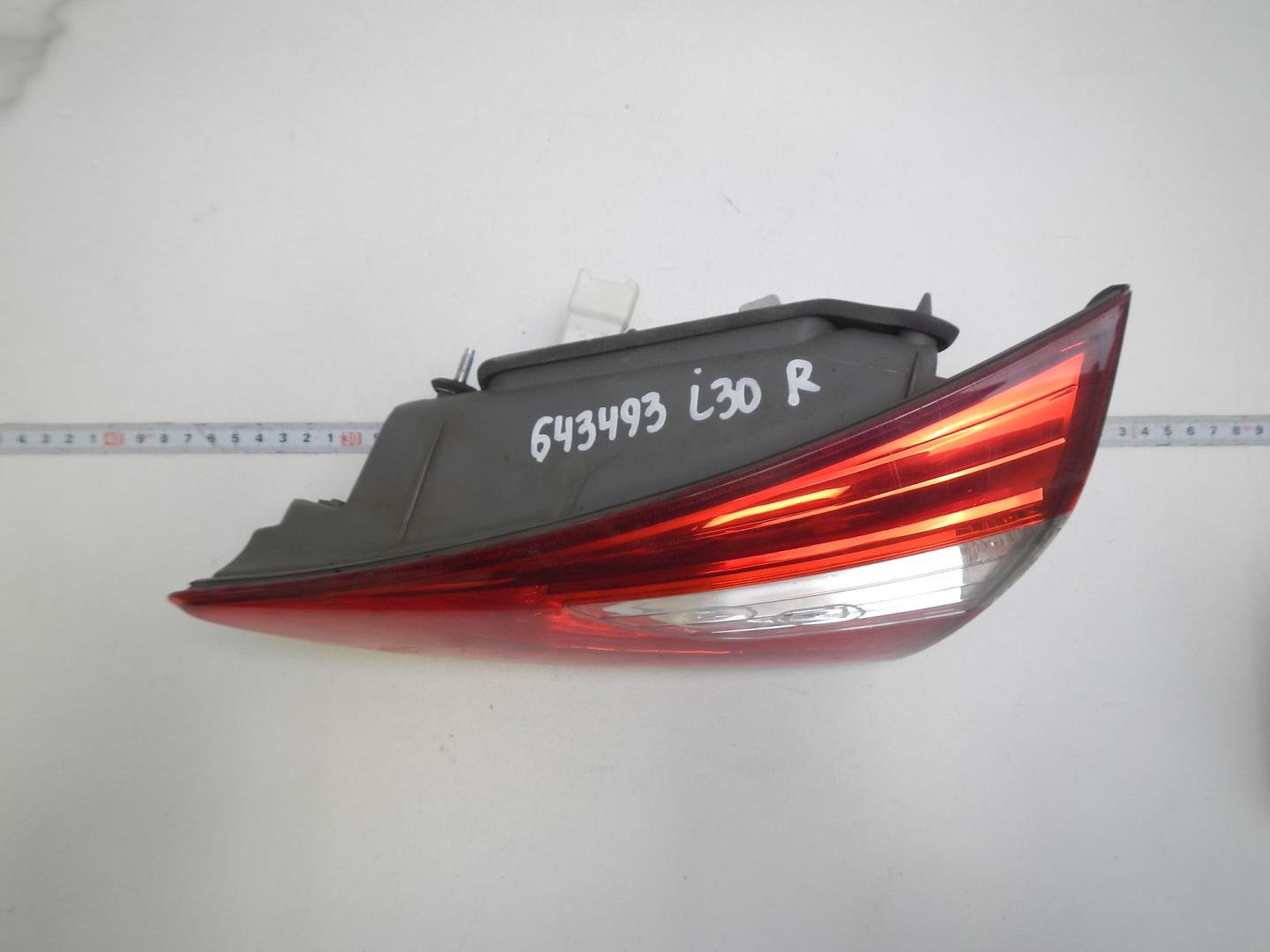 Фонарь задний внутренний правый