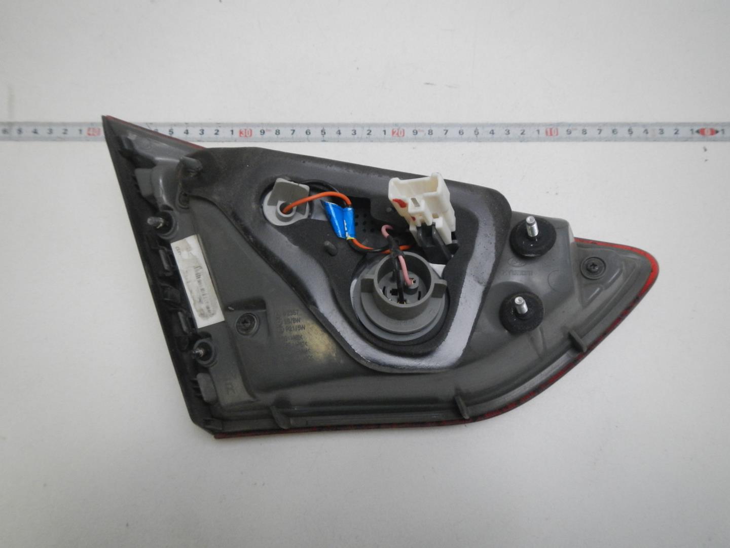 Фонарь задний внутренний правый