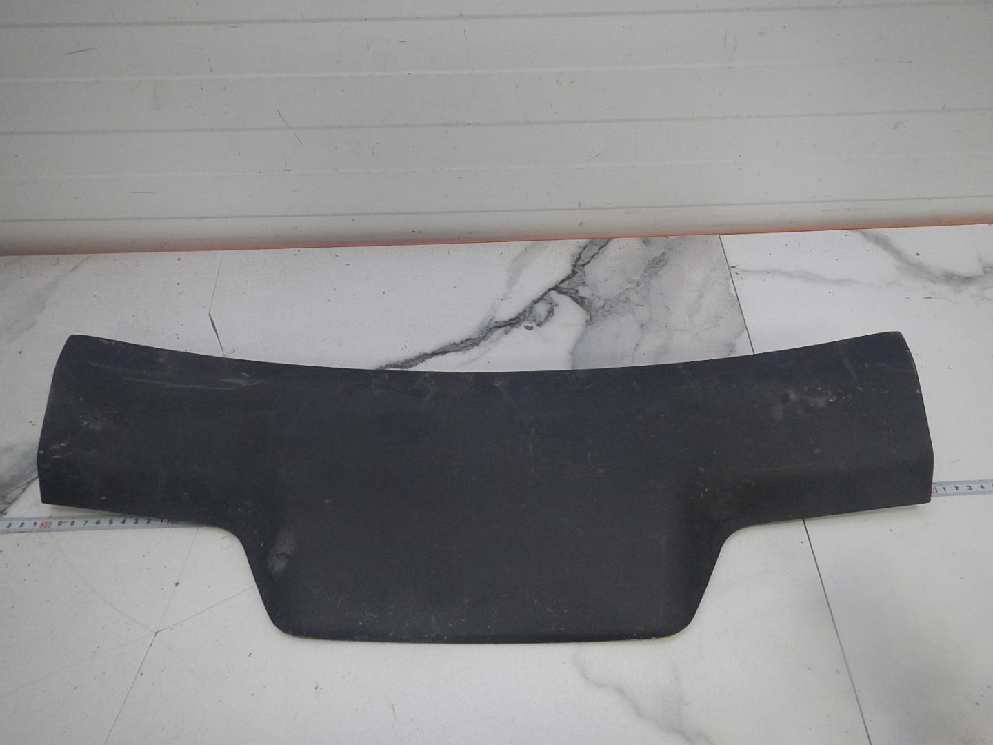 Обшивка двери багажника