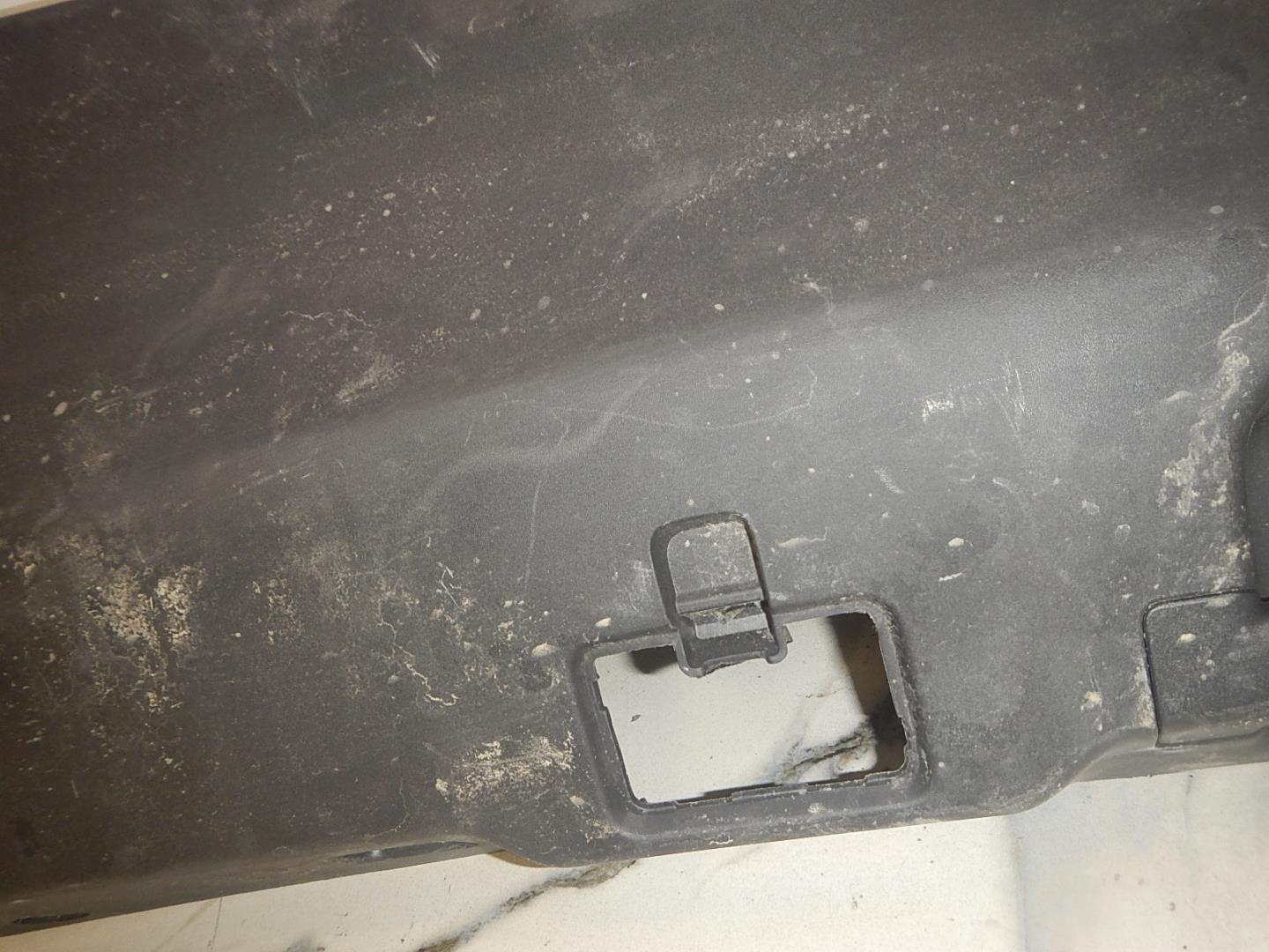 Обшивка двери багажника