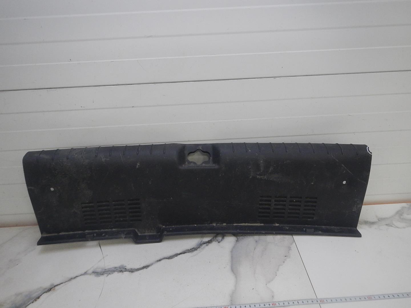 Обшивка багажника