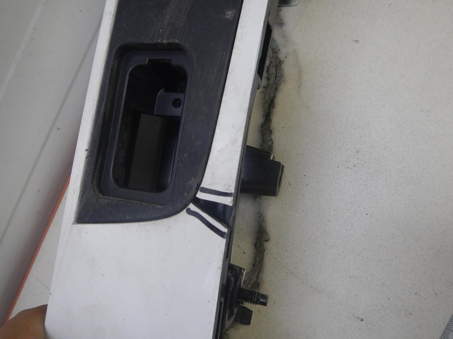 Накладка двери багажника