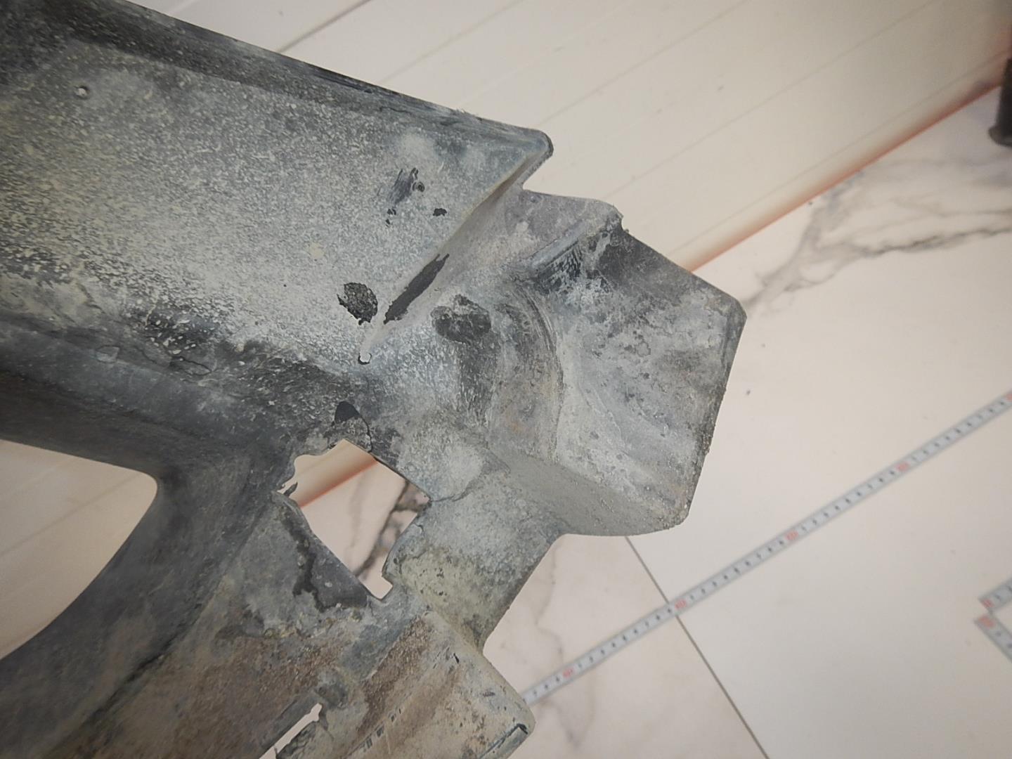 Кронштейн переднего бампера правый