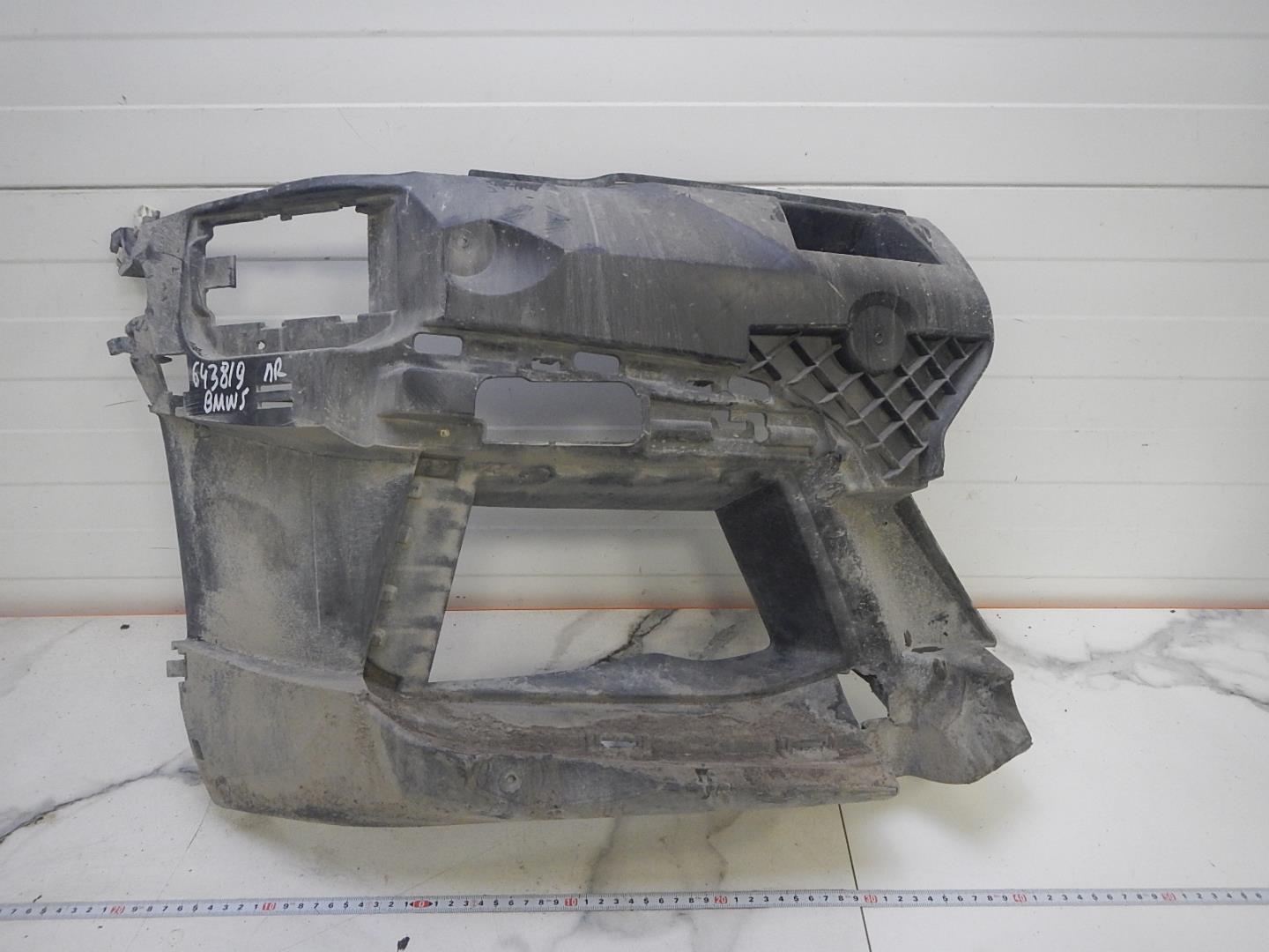 Кронштейн переднего бампера правый