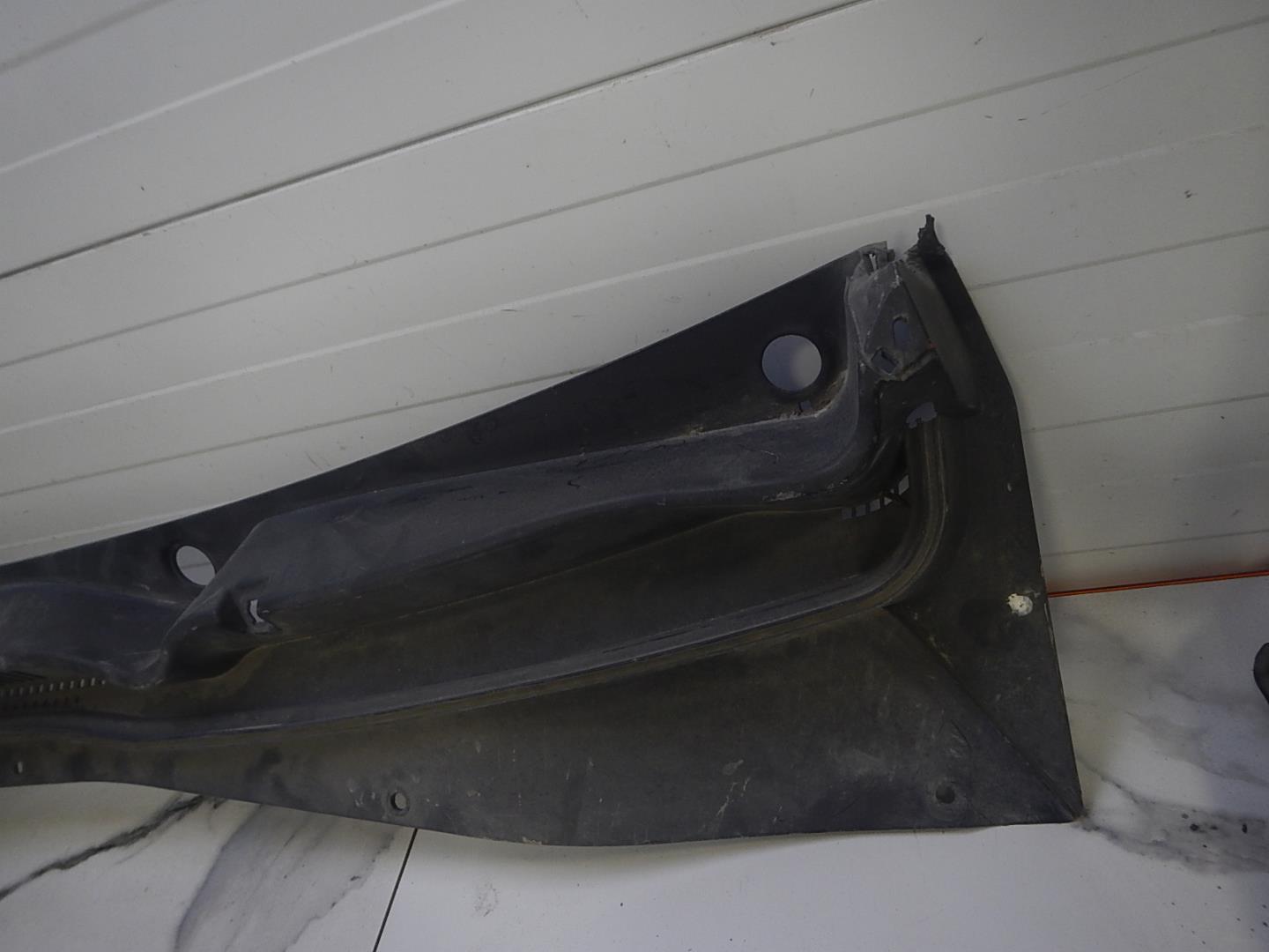 Решетка стеклоочистителей (Жабо)