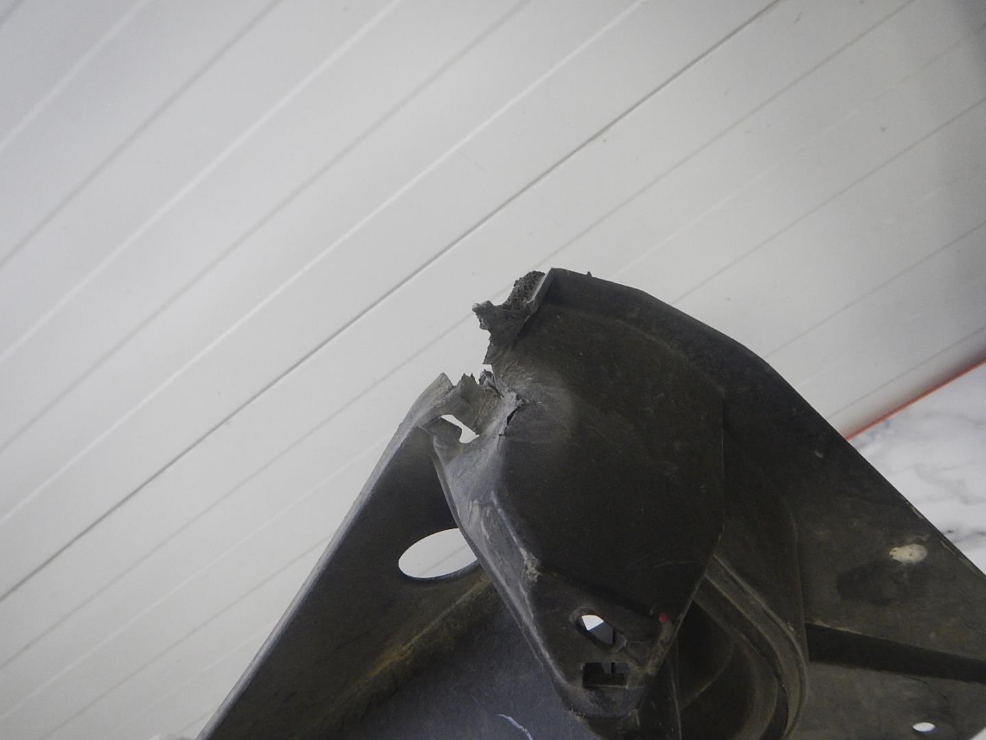 Решетка стеклоочистителей (Жабо)