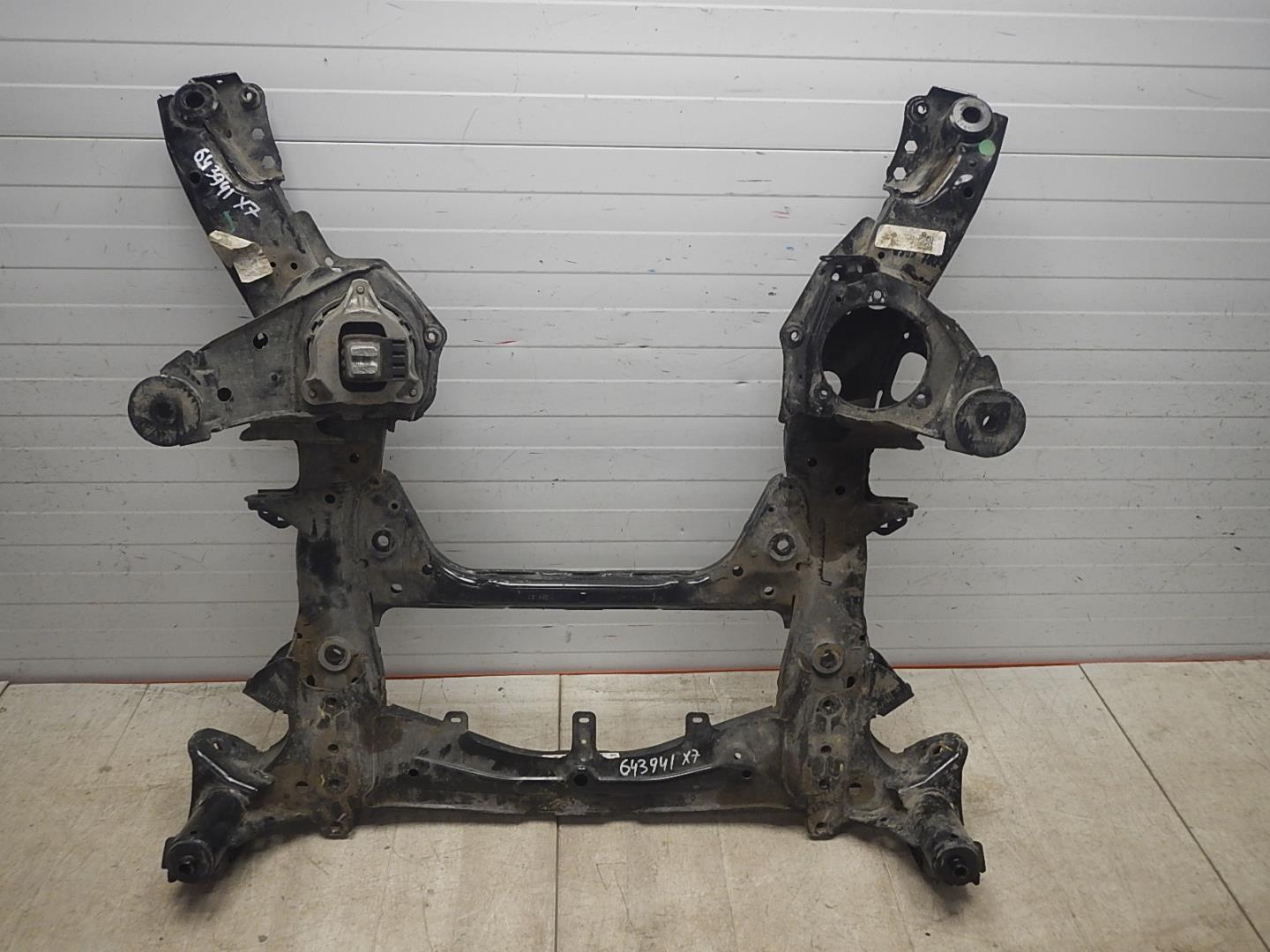 Балка подмоторная