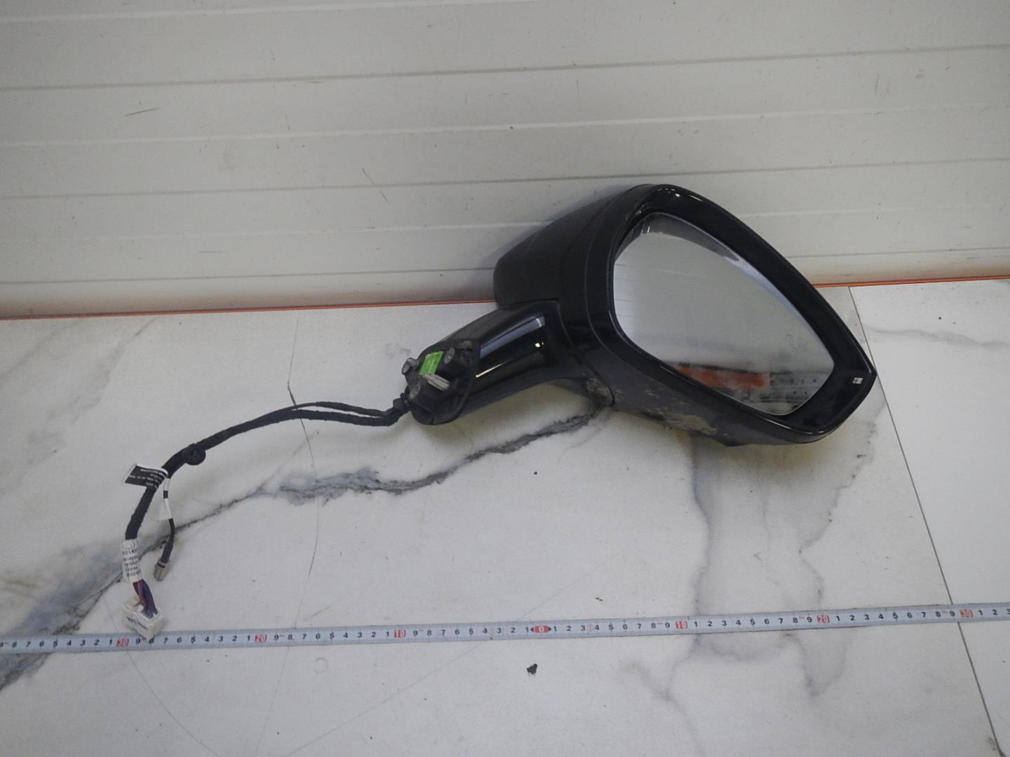 Зеркало правое электрическое