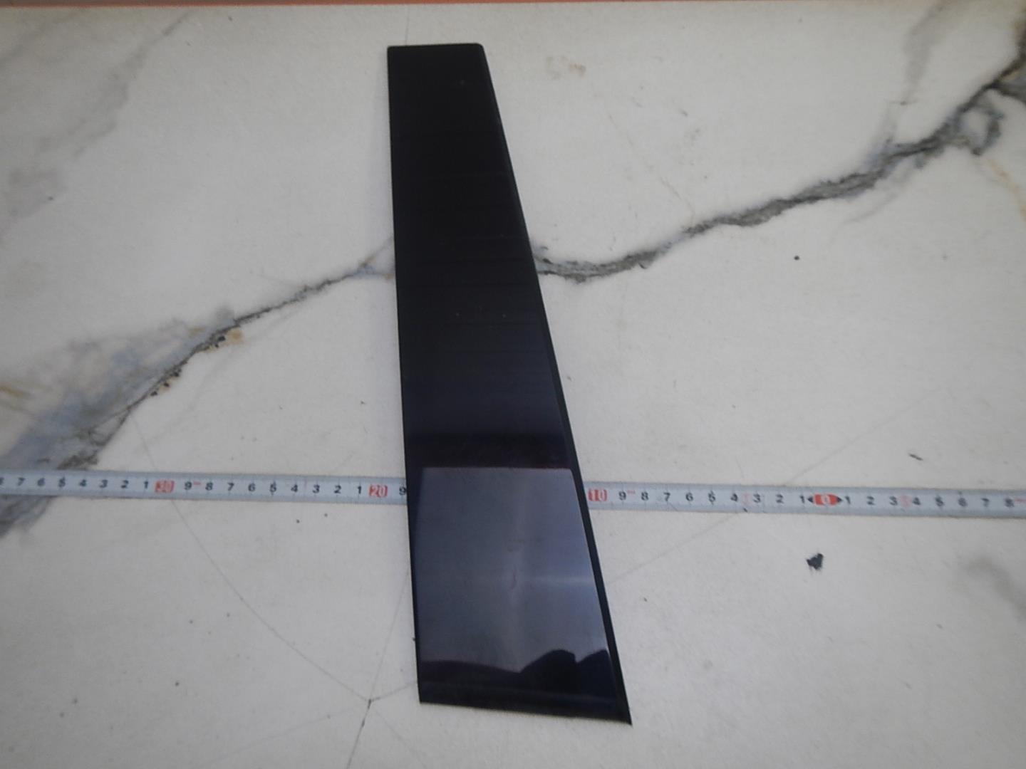 Накладка двери передней правой