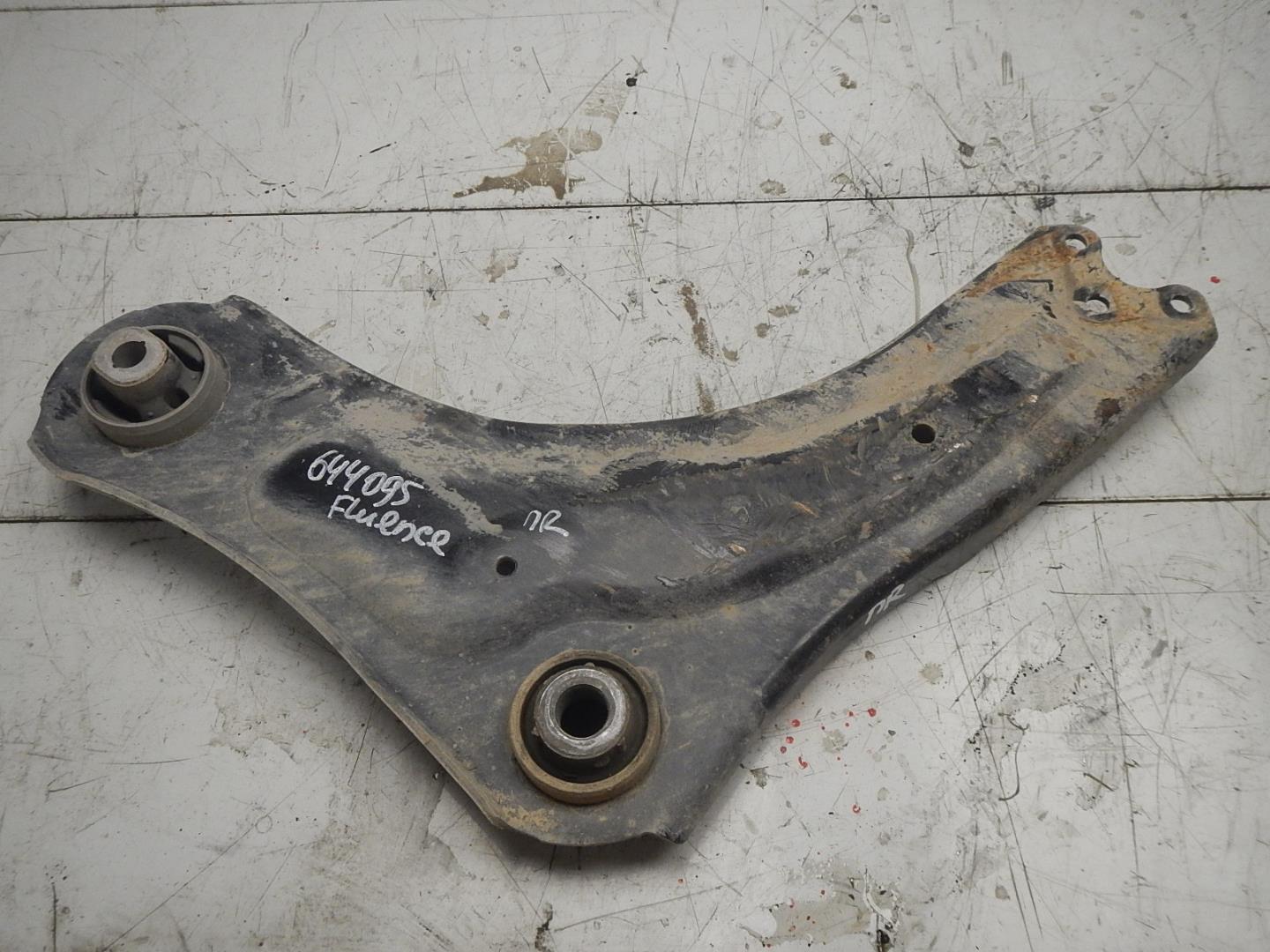 Рычаг передний правый