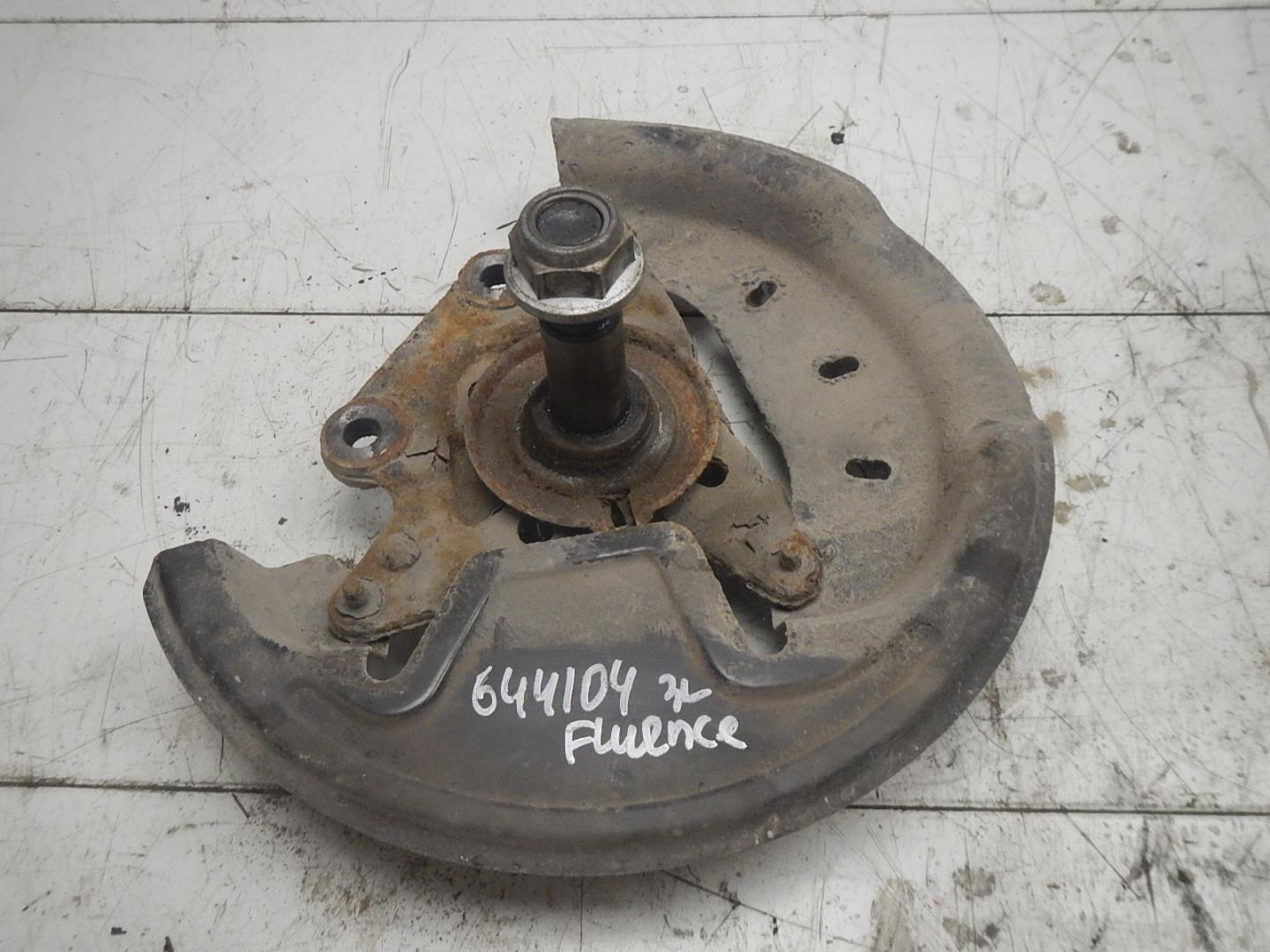 Кулак поворотный задний левый