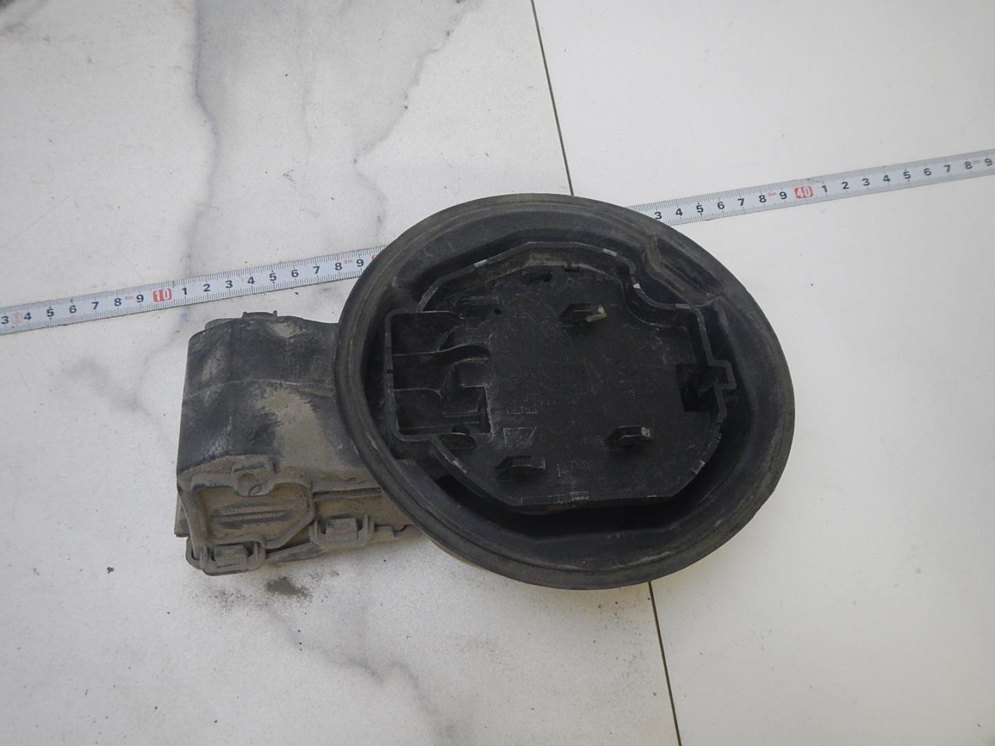 Ниша лючка бензобака