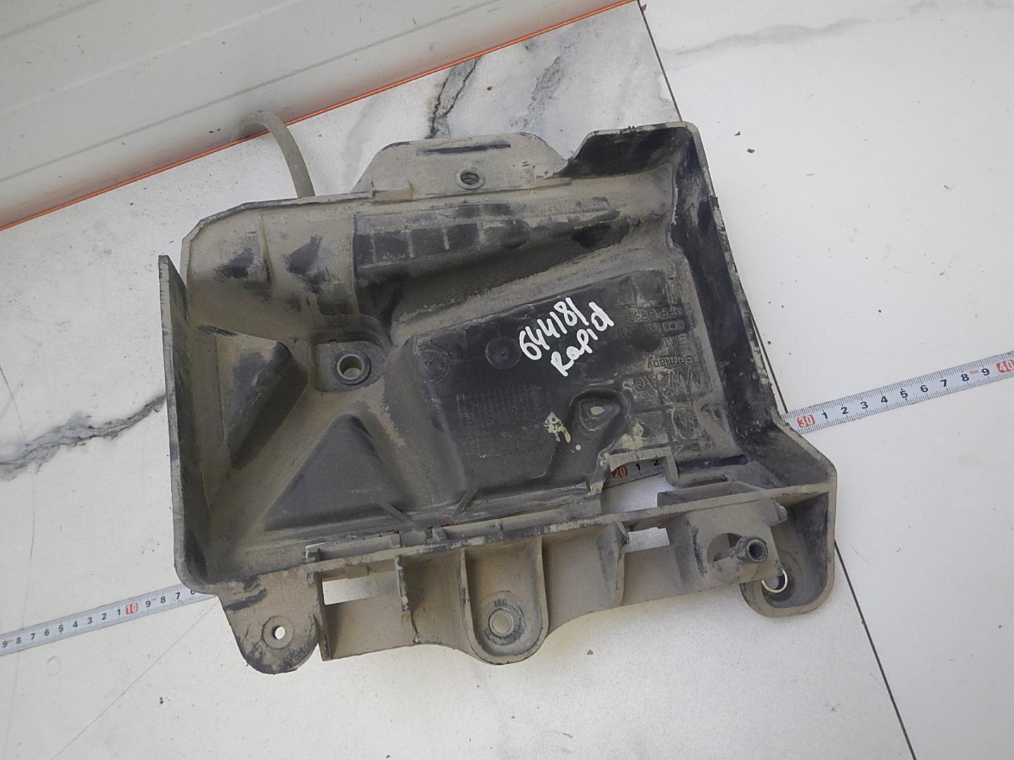 Крепление АКБ (корпус/подставка)