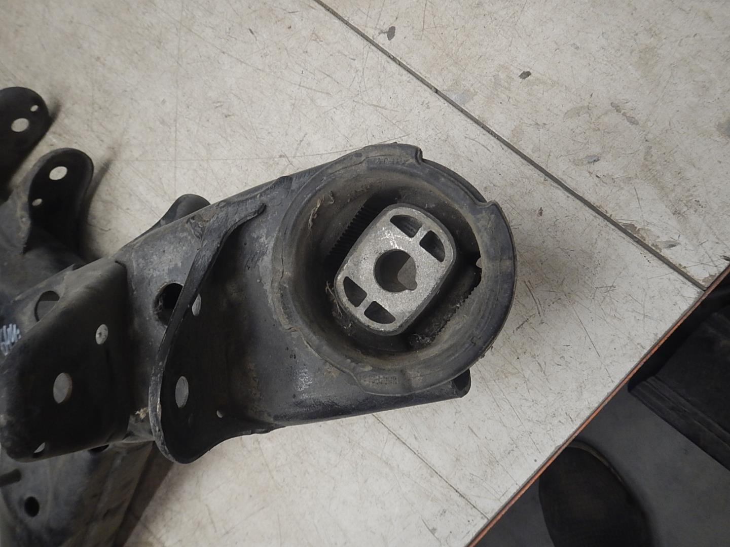 Балка задняя