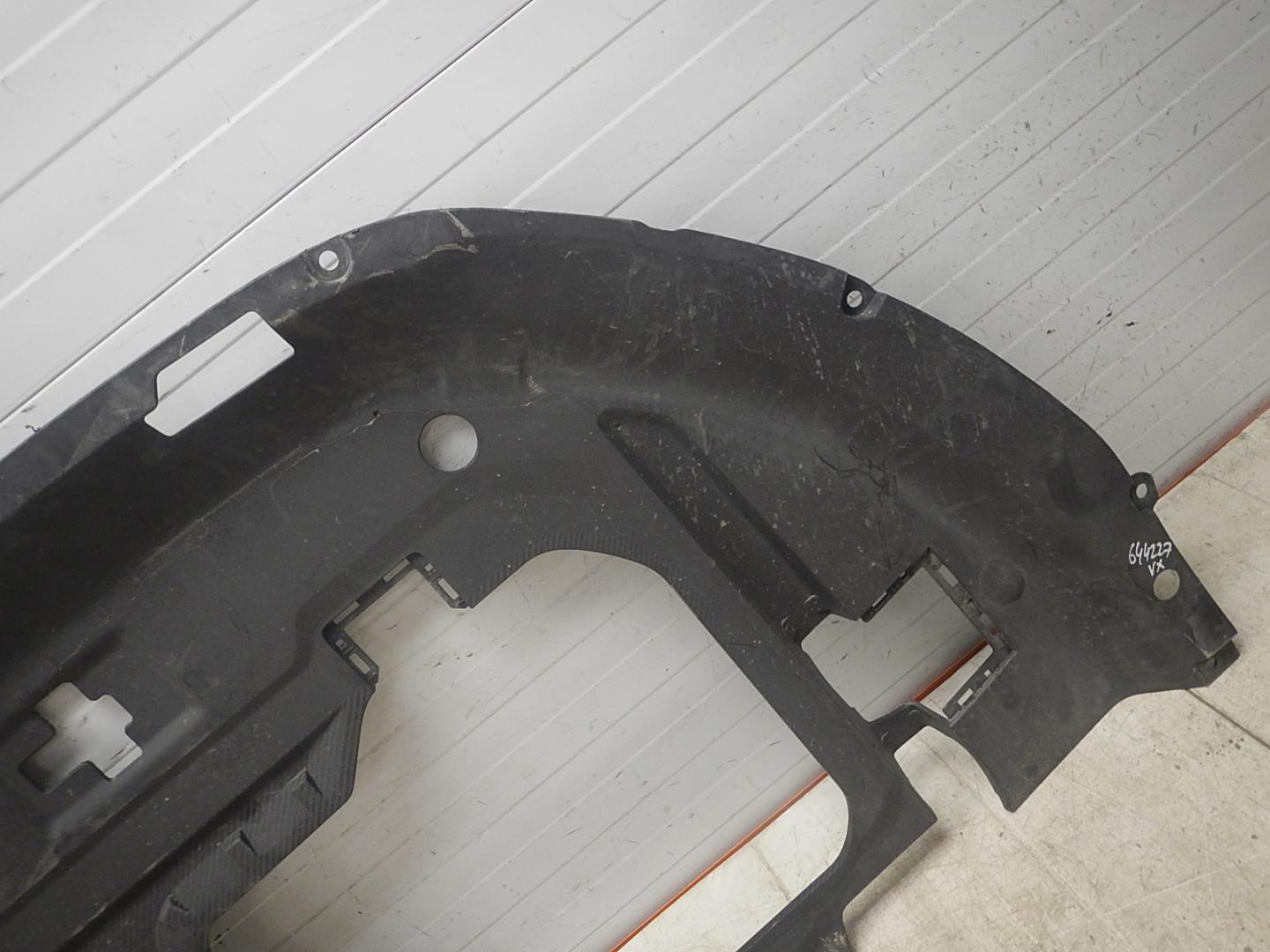 Кожух замка капота