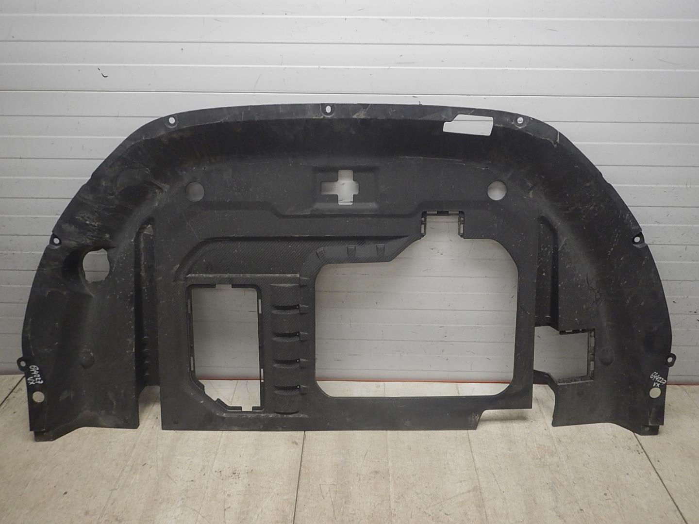 Кожух замка капота