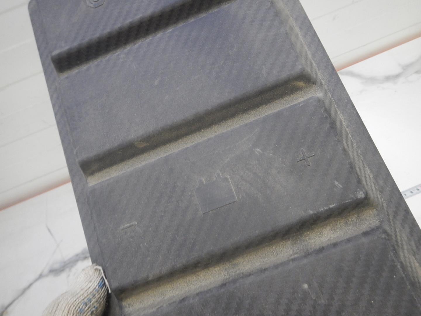 Крышка аккумулятора