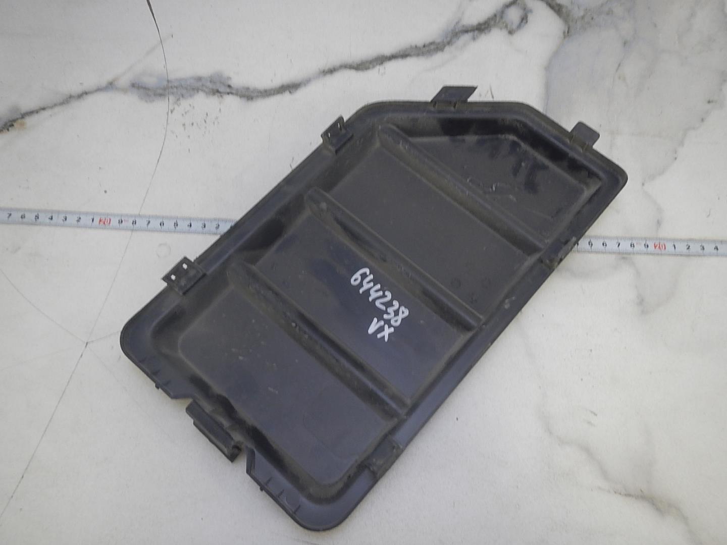 Крышка аккумулятора