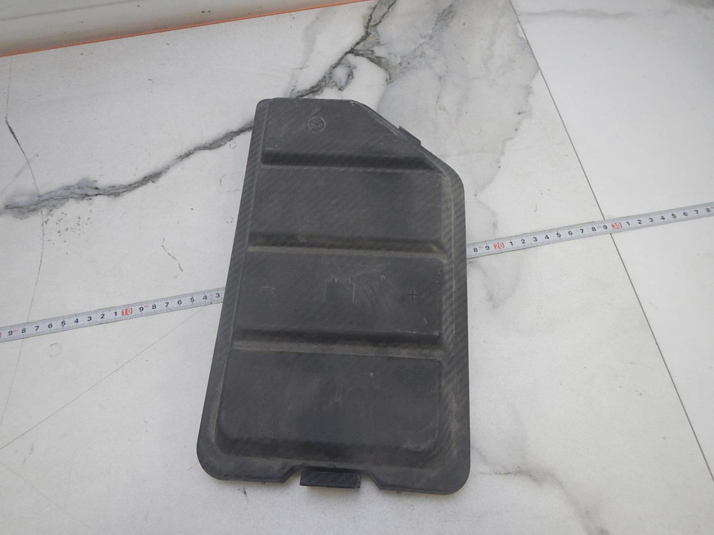 Крышка аккумулятора