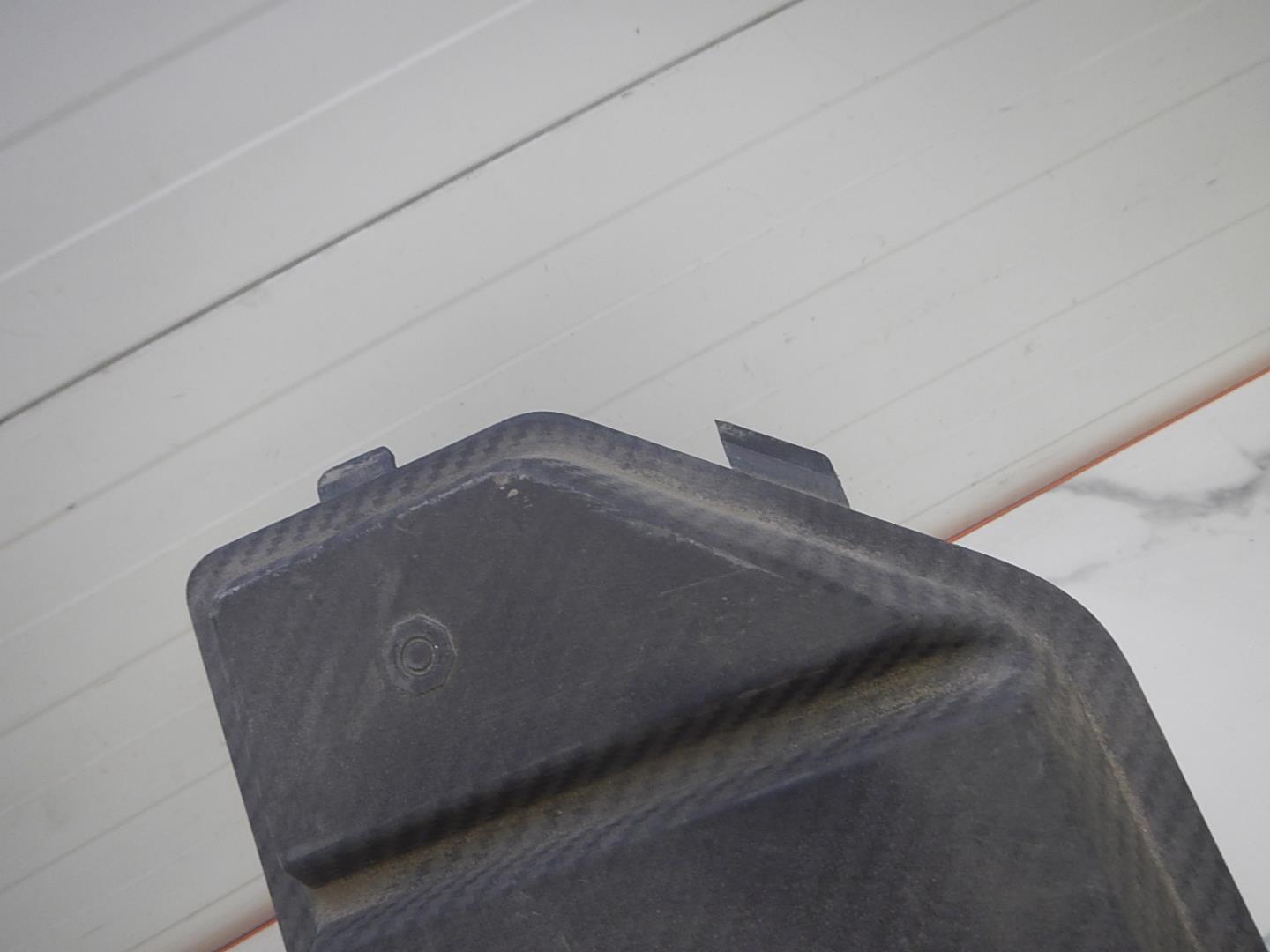 Крышка аккумулятора