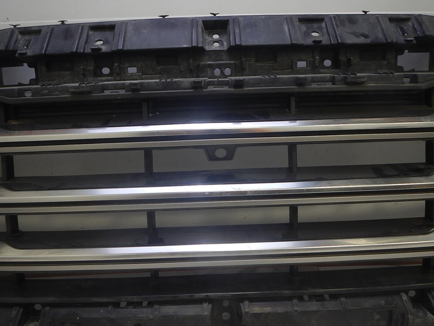 Решетка радиатора