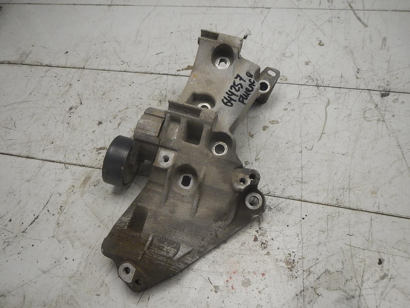 Кронштейн генератора