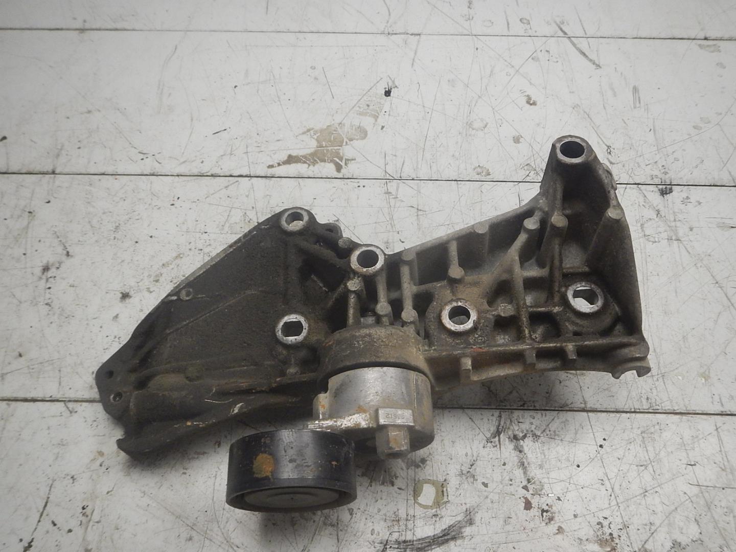 Кронштейн генератора