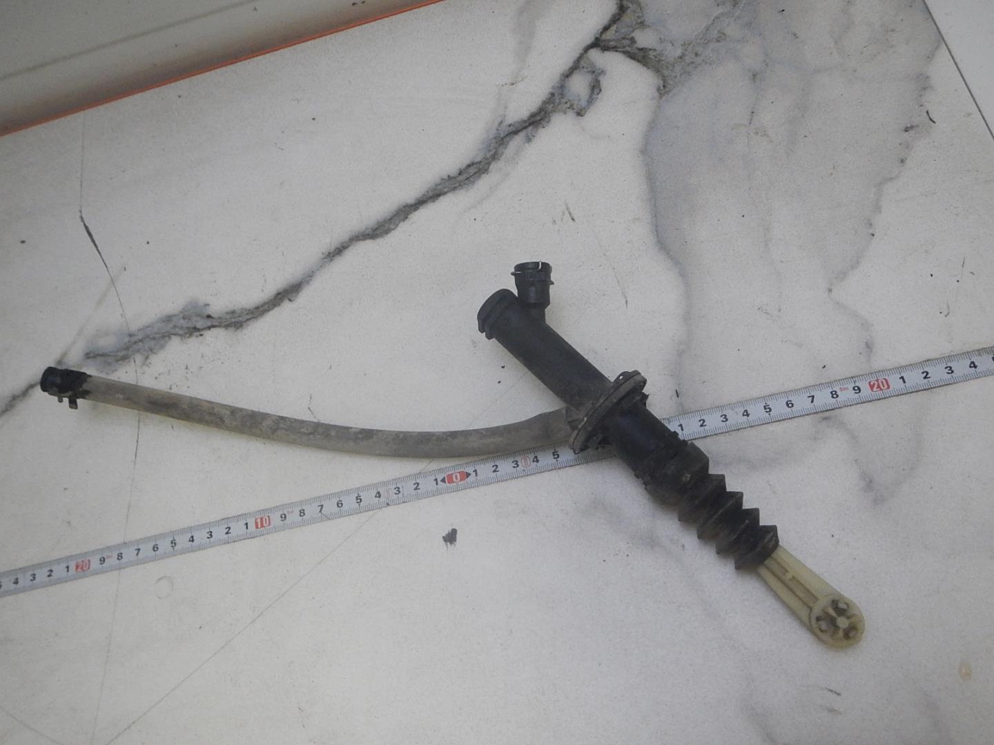 Цилиндр сцепления главный