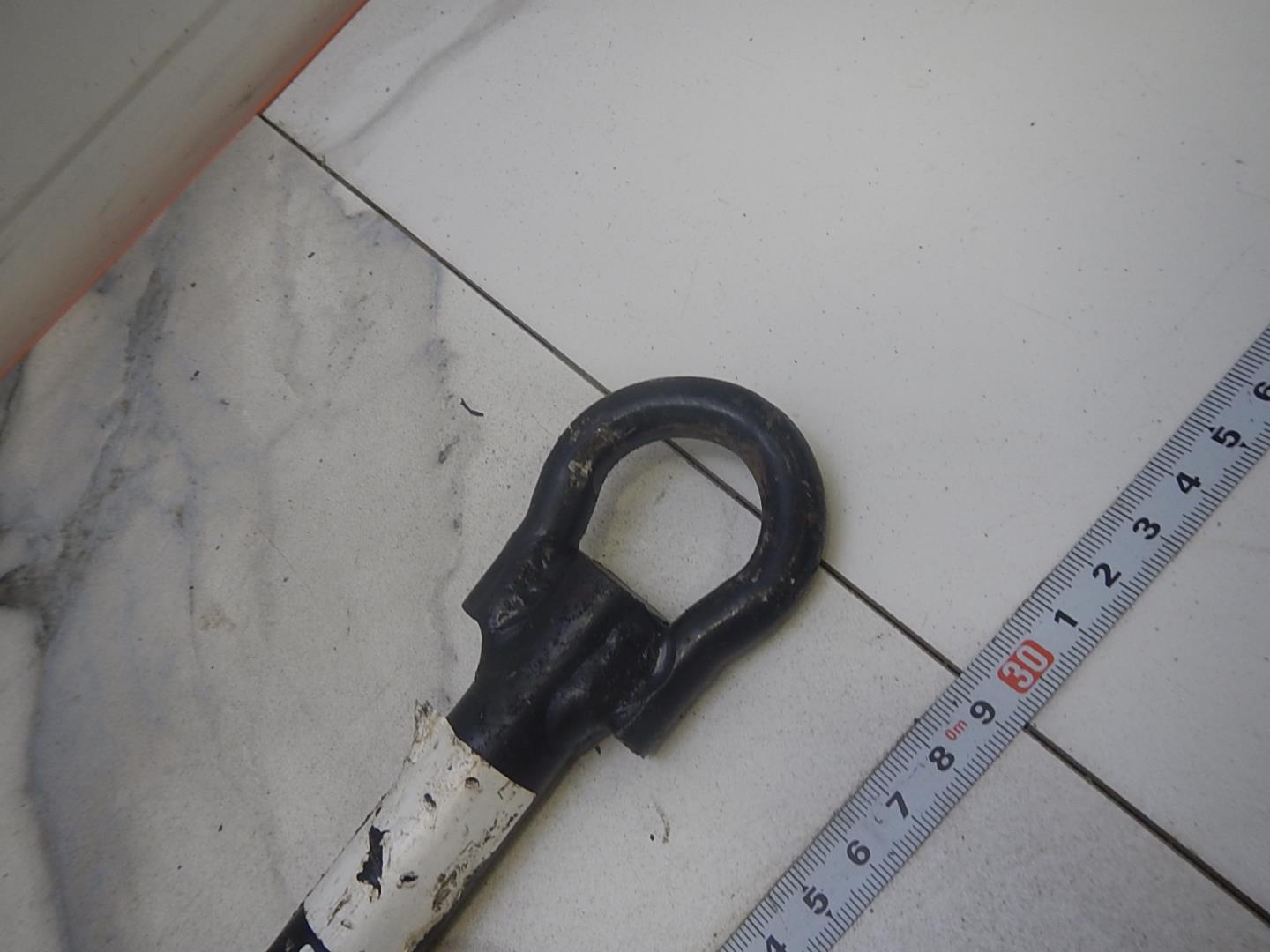 Крюк буксировочный