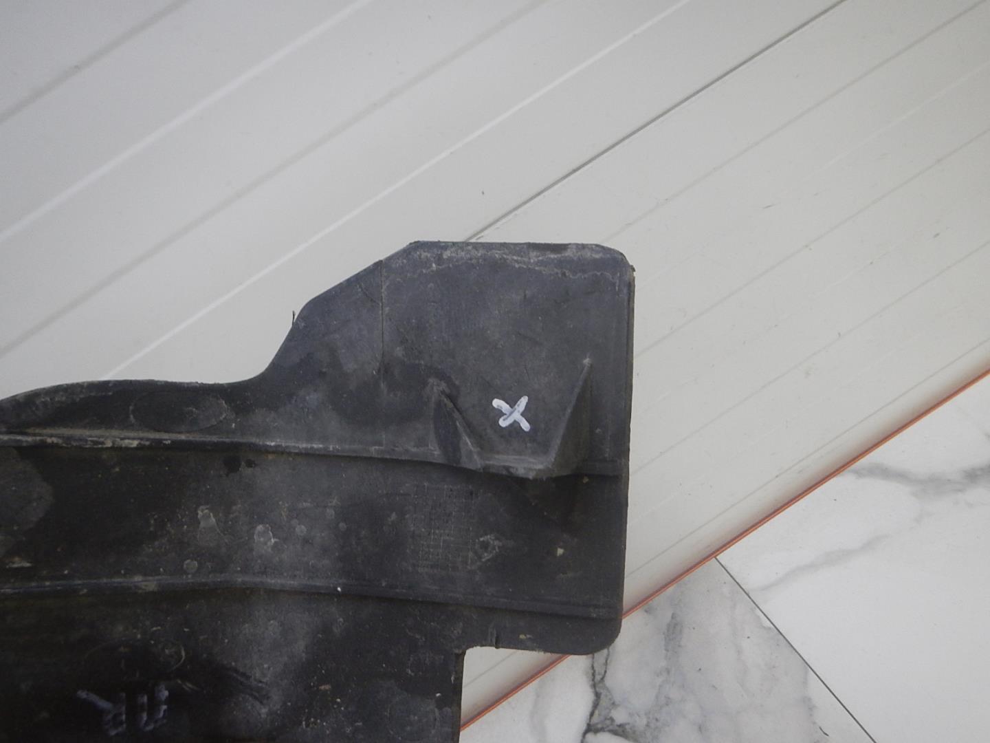 Воздуховод радиатора правый