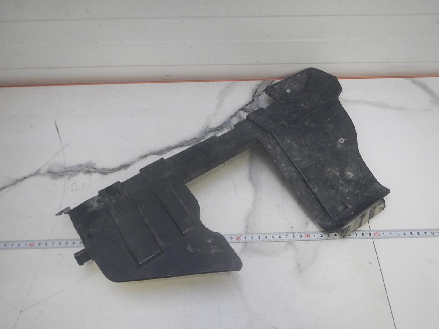 Воздуховод радиатора правый