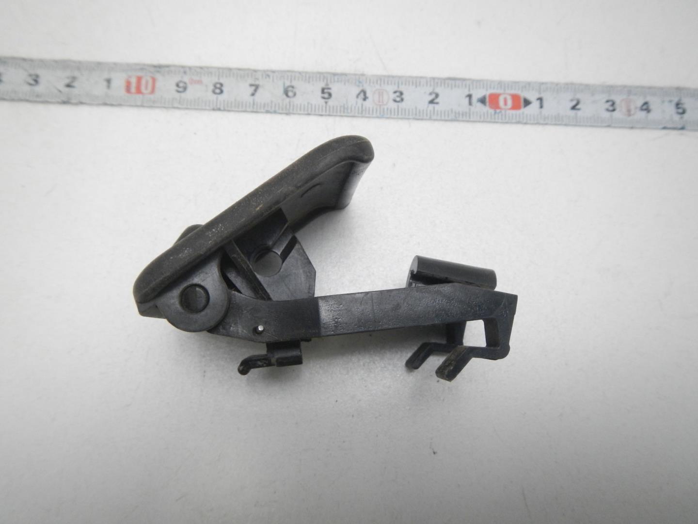 Ручка открывания капота