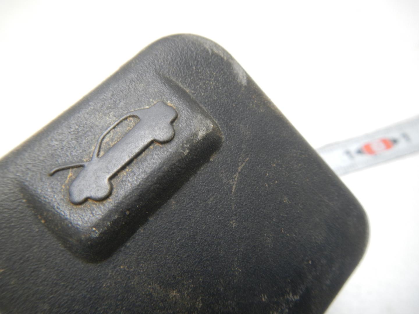 Ручка открывания капота