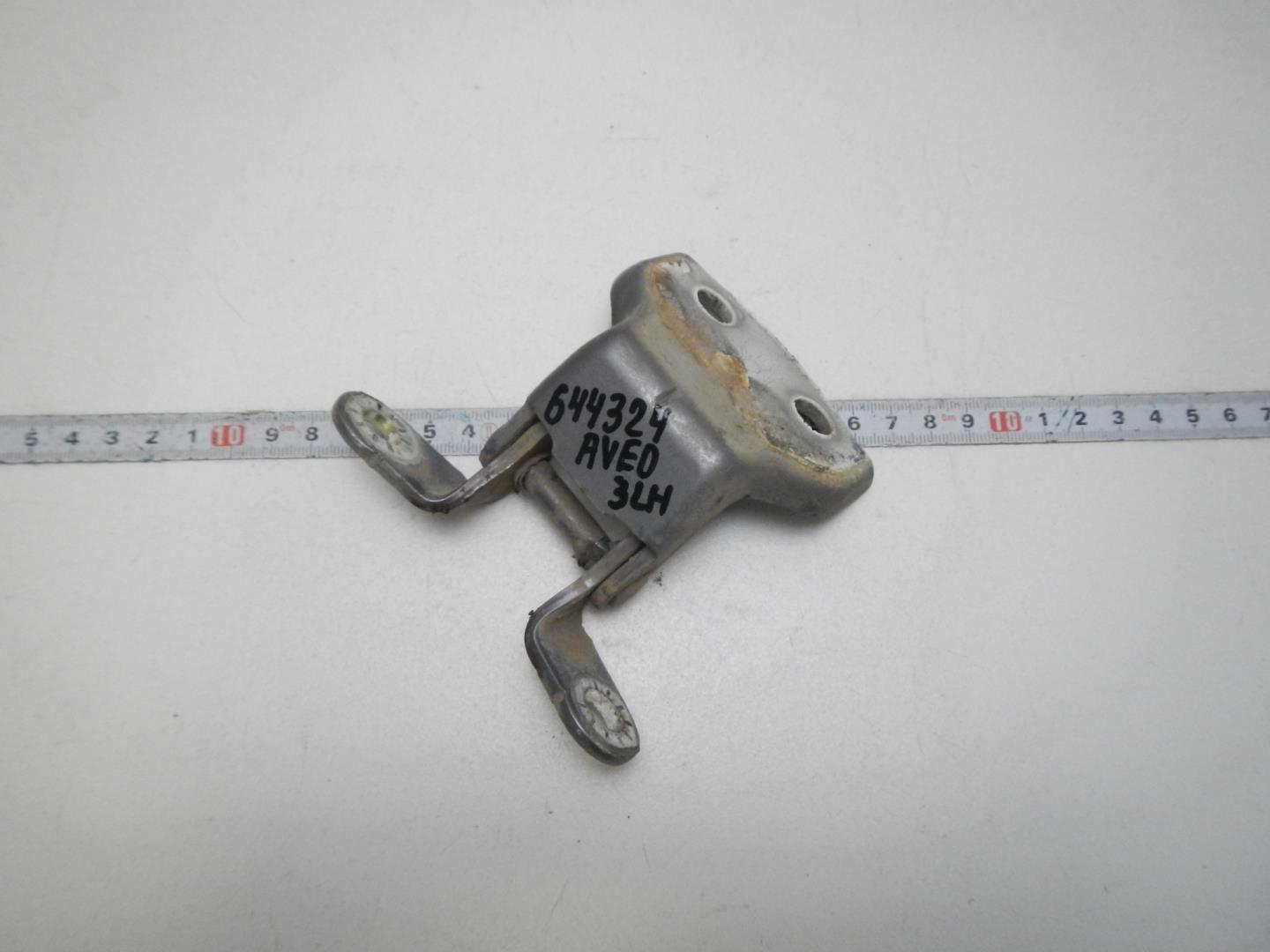 Петля двери задней левой нижняя