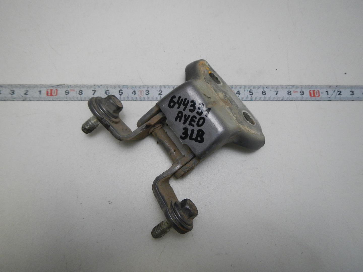 Петля двери задней левой верхняя