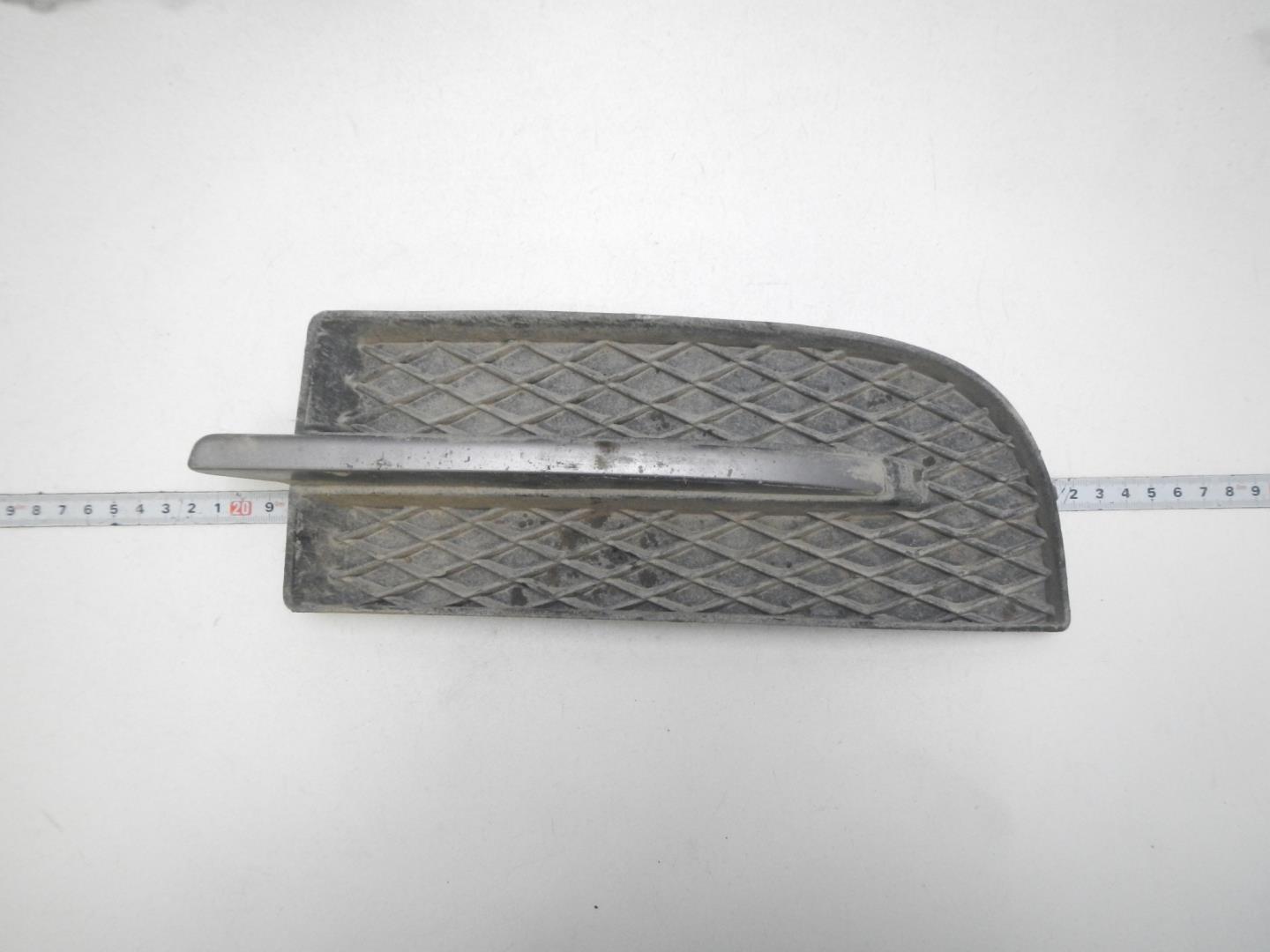 Решетка в бампер левая