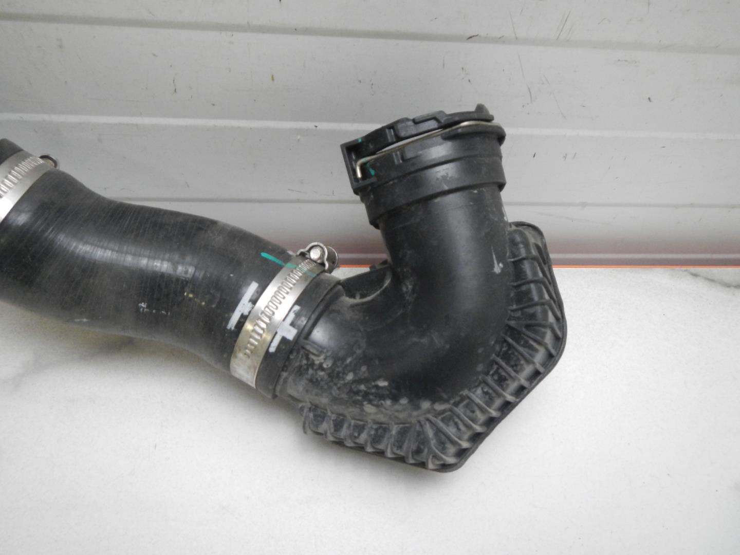 Патрубок интеркулера