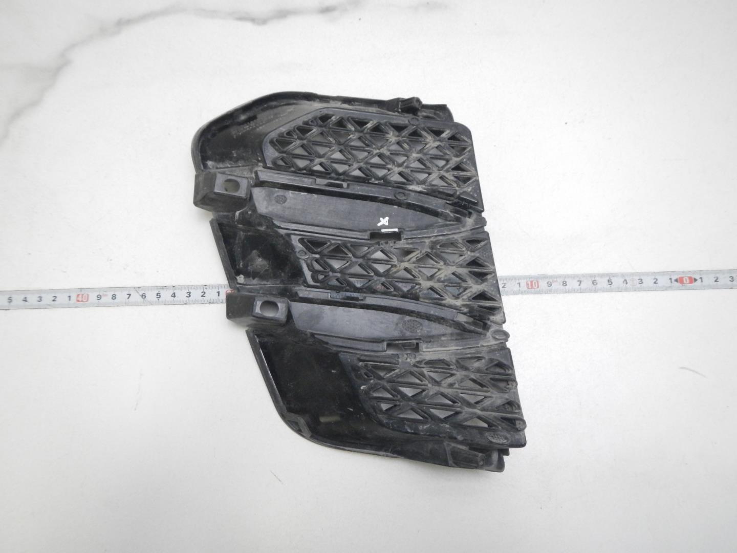 Решетка в бампер правая