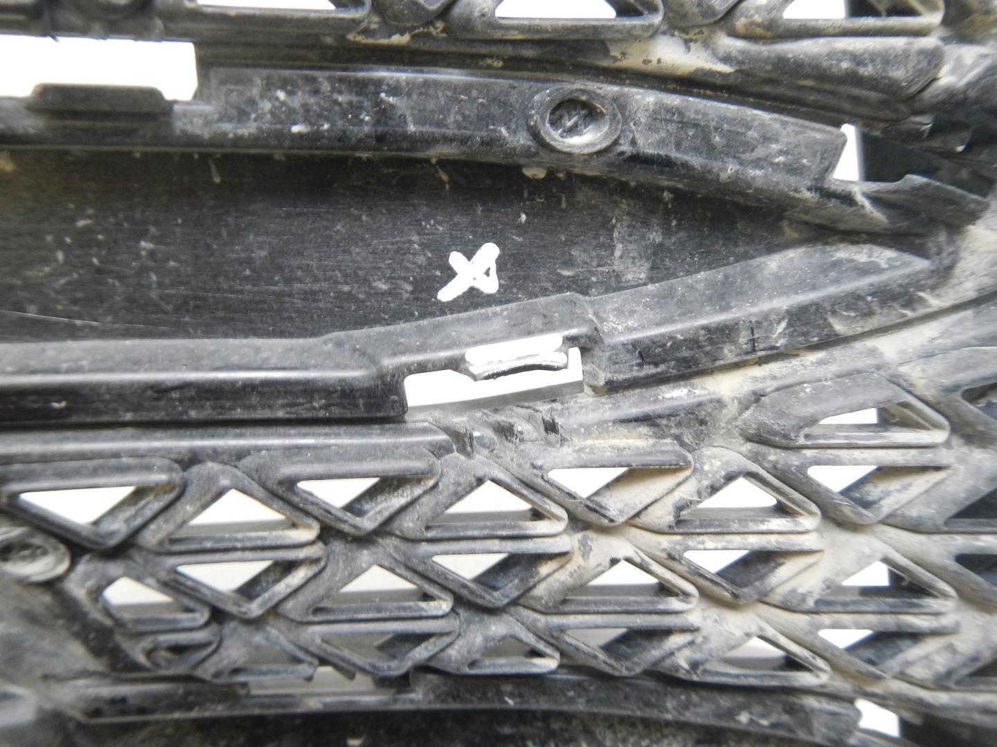 Решетка в бампер правая