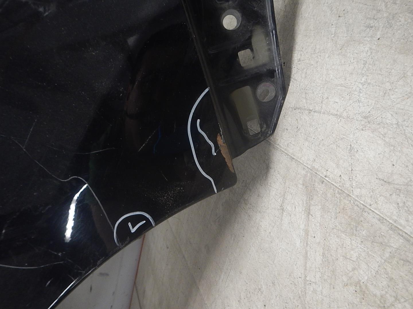 Крыло переднее правое