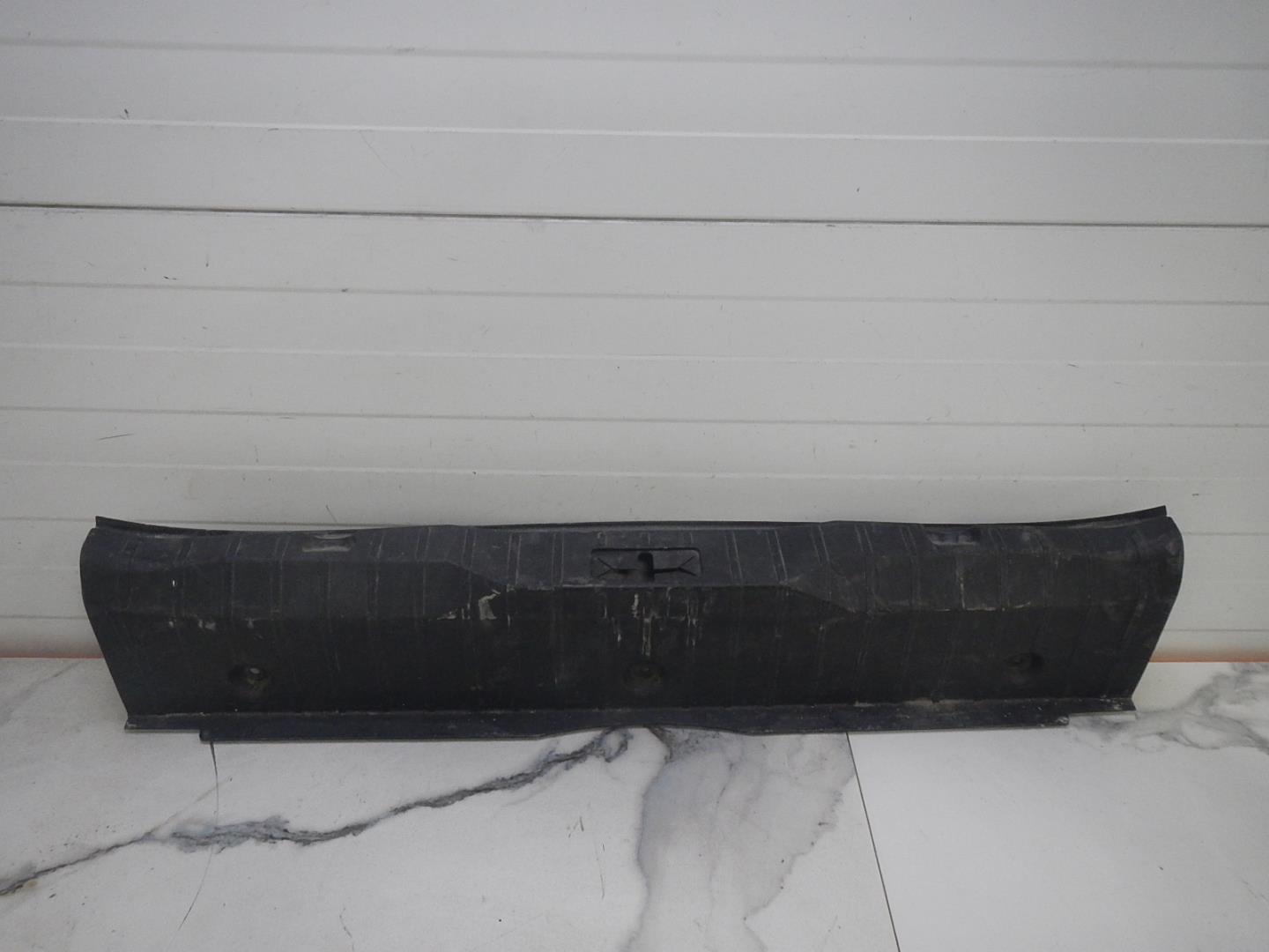 Обшивка багажника