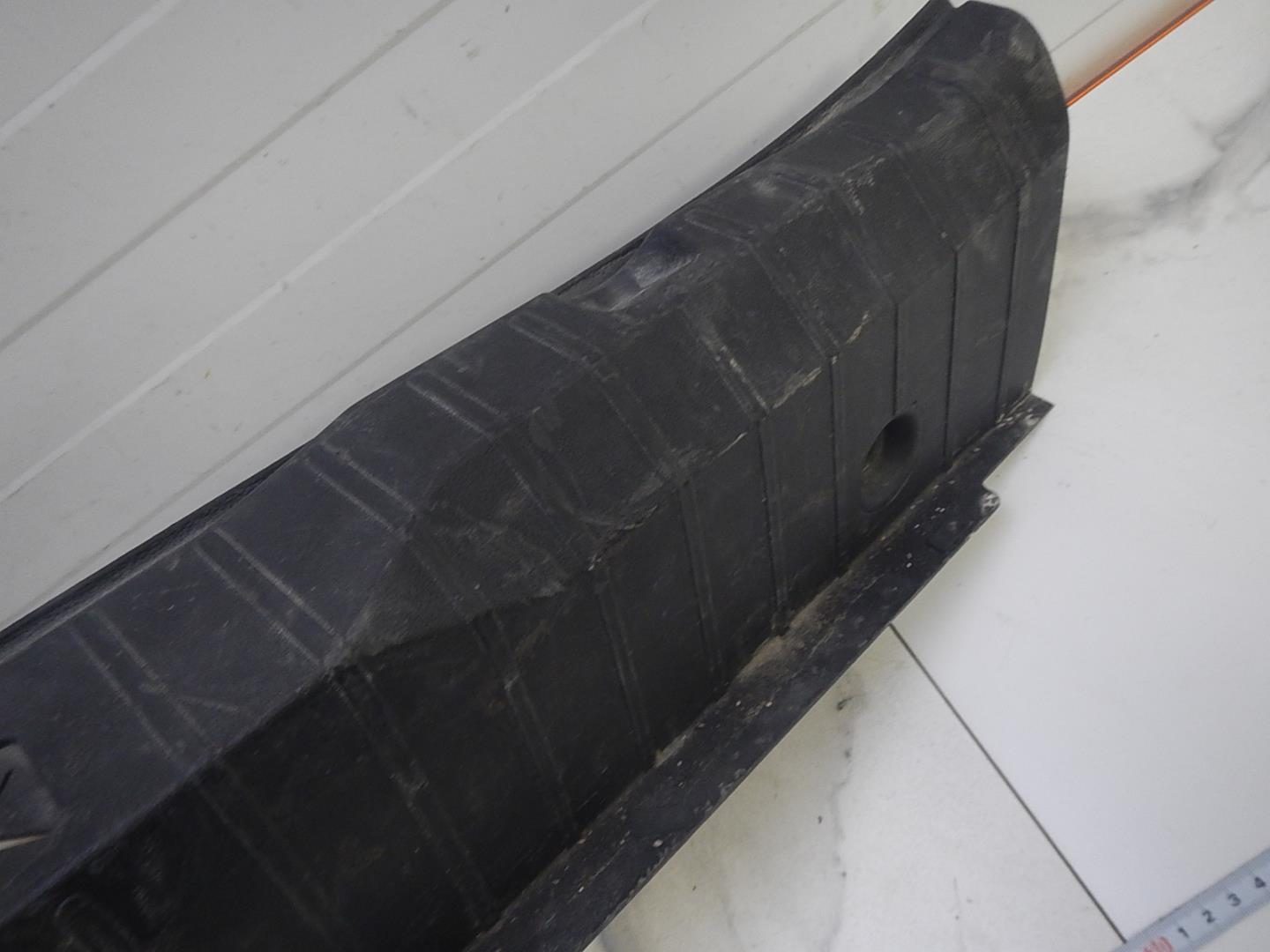 Обшивка багажника