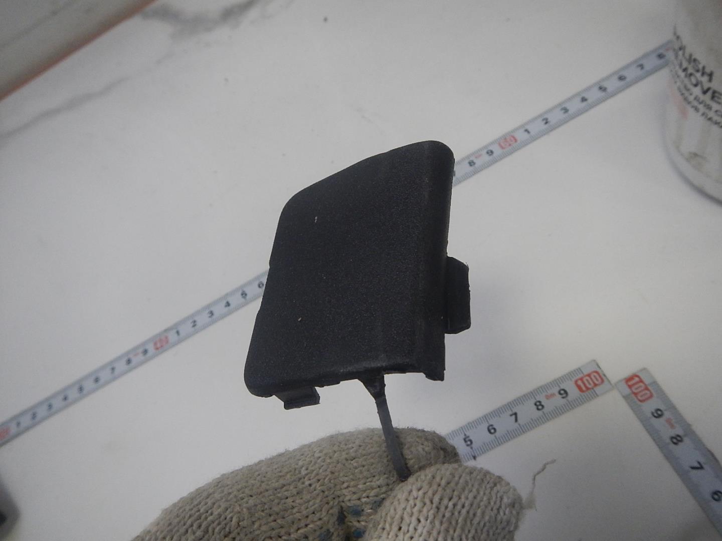 Заглушка буксировочного крюка