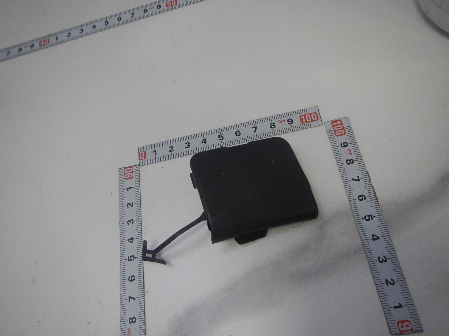 Заглушка буксировочного крюка